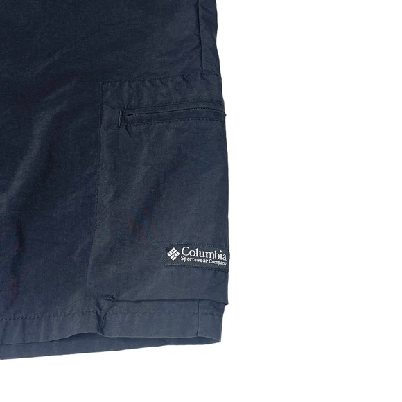 Columbia Black Belted Cargo Shorts - Picture 2 of 7